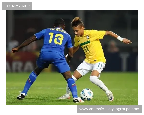 内马尔长途奔袭单挑多名防守：极致爆发力背后的训练秘笈